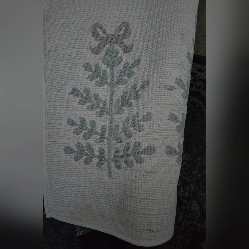 Christmaa Tree Bath Mat with Green and Red Design